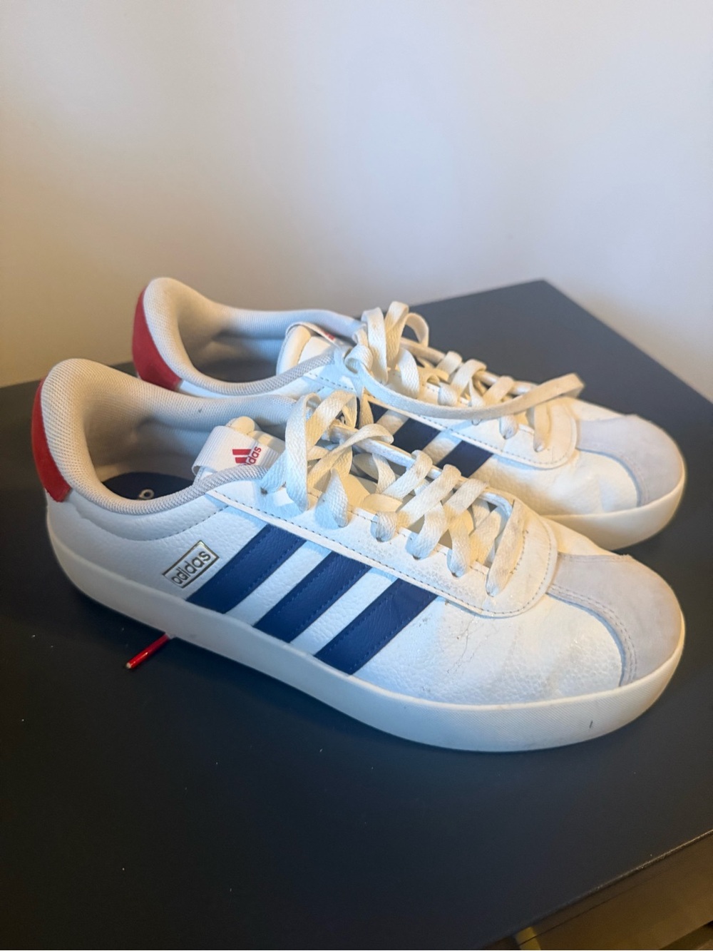 Adidas White Navy & Red Low-Top Sneakers Womenâs Size 10